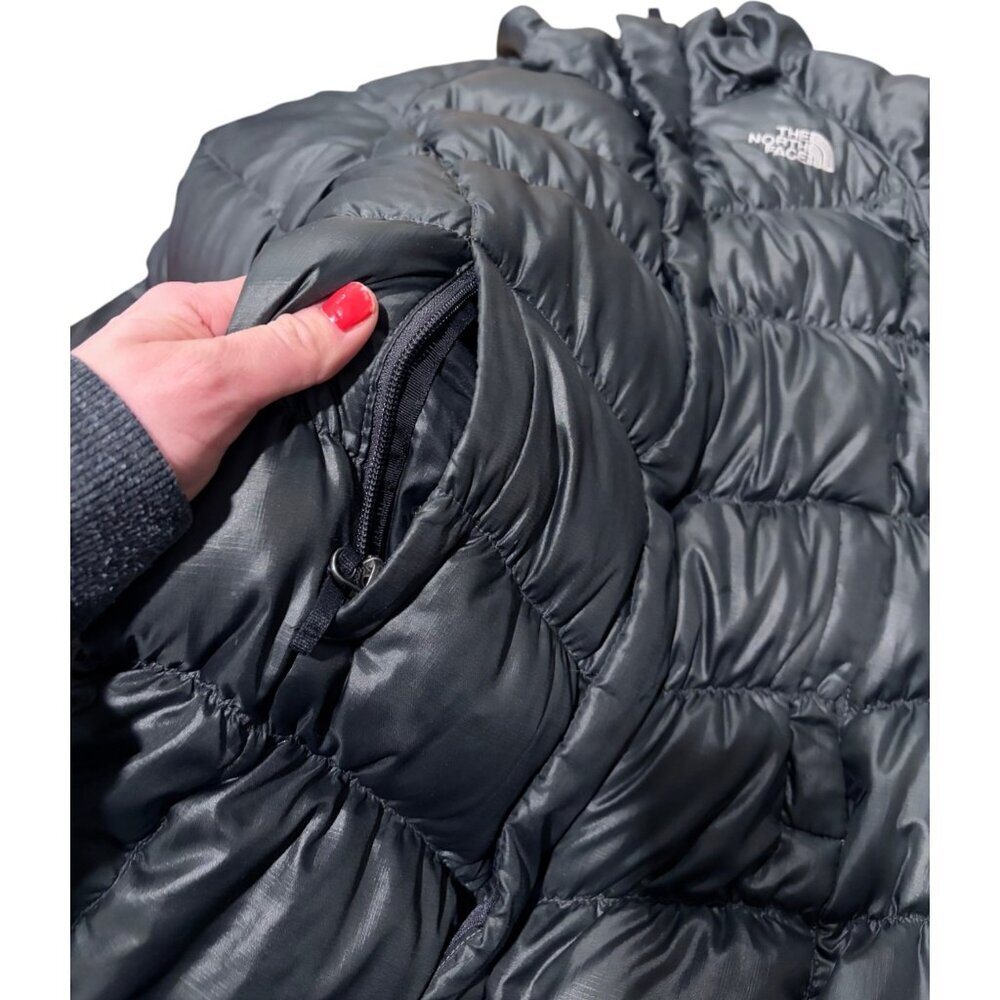 The North Face 550 Down Girls Puffer Coat Black Dark Grey Small 7/8 - Picture 4 of 7